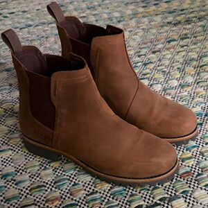 Chaco Fields Brown Leather Chelsea Boots